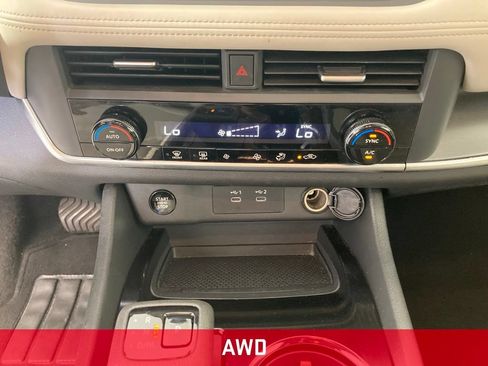 Used 2025 Nissan Rogue SV AWD/4WD image 8