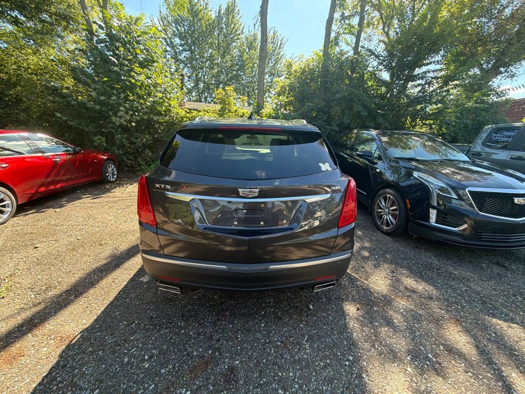 Used 2018 Cadillac XT5 Luxury w/ Driver Awareness Package FWD image 7