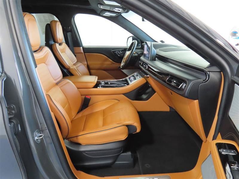 Used 2023 Lincoln Aviator Black Label Grand Touring w/ Class IV Trailer Tow Package AWD/4WD image 42