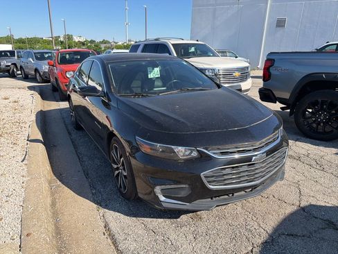 Used 2017 Chevrolet Malibu LT w/ Leather Package FWD image 1