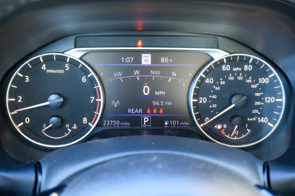 Used 2023 Nissan Altima 2.5 SV w/ SV Premium Package FWD image 12