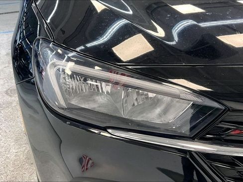 Used 2021 Buick Encore GX Preferred w/ Sport Touring Package FWD image 31