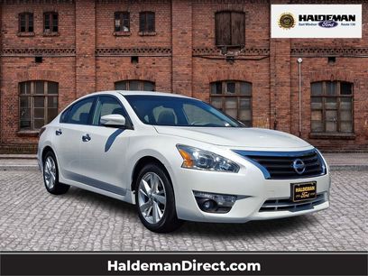 Used 2013 Nissan Altima 2.5 SL w/ Technology Pkg