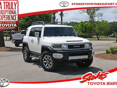 Used 2013 Toyota FJ Cruiser 4WD w/ Convenience Pkg image 1