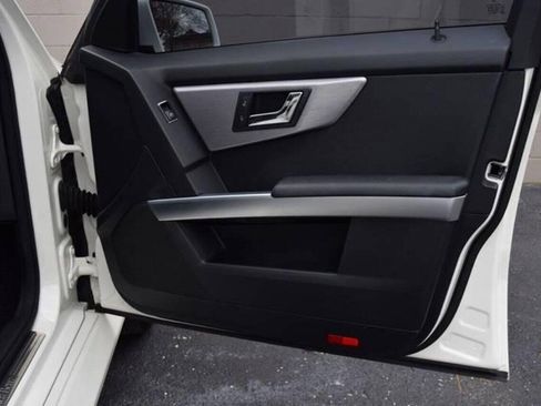 Used 2010 Mercedes-Benz GLK 350 4MATIC image 45