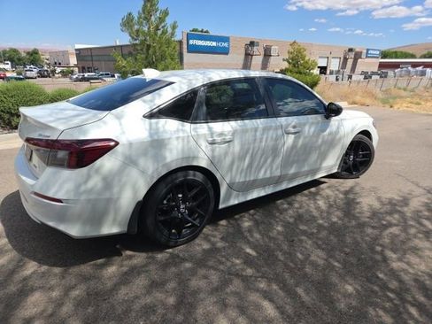Used 2025 Honda Civic Sport image 4