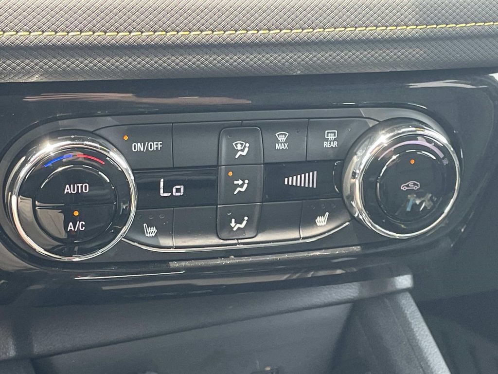 Used 2025 Chevrolet TrailBlazer ACTIV w/ Convenience Package FWD image 22