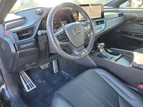 Used 2024 Lexus ES 300h F Sport image 17