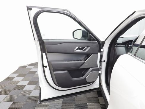 Used 2022 Land Rover Range Rover Velar R-Dynamic S image 5