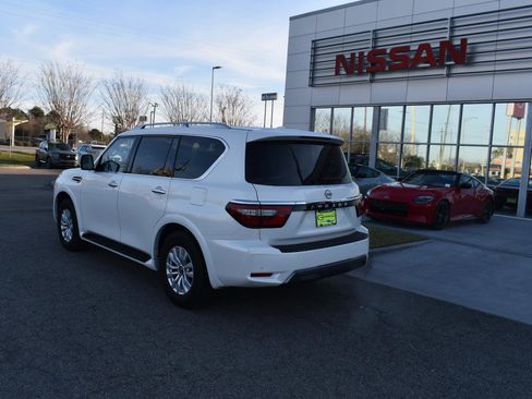 Used 2024 Nissan Armada SV image 7