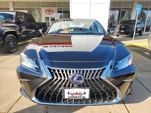 Used 2022 Lexus ES 300h w/ Luxury Package image 5