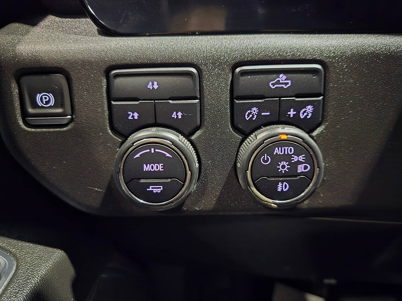 Used 2024 Chevrolet Silverado 3500 LT w/ Convenience Package AWD/4WD image 21