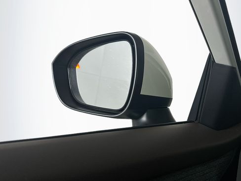 Used 2023 Nissan Rogue SV FWD image 16
