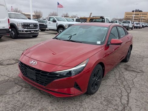 Used 2023 Hyundai Elantra SEL image 10