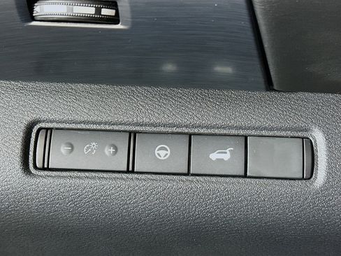 Used 2023 Nissan Pathfinder SL image 17