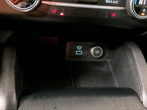 Used 2020 Ford Escape SE image 32