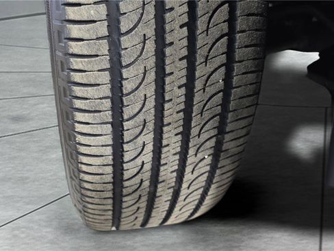 Used 2024 Jeep Compass Latitude image 2