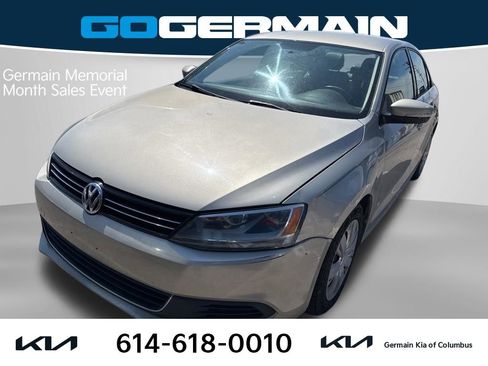 Used 2013 Volkswagen Jetta SE FWD image 1