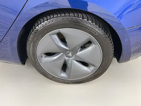 Used 2020 Tesla Model 3 Standard Range RWD image 31