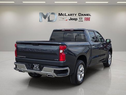 Used 2022 Chevrolet Silverado 1500 LTZ w/ LTZ Premium Package image 5