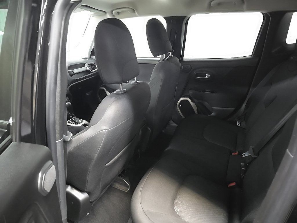 Used 2016 Jeep Renegade Latitude w/ Cold Weather Group AWD/4WD image 30
