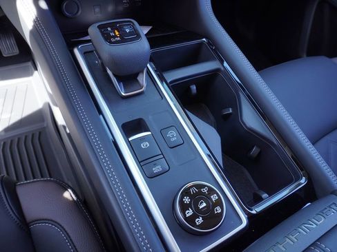 New 2026 Nissan Pathfinder Platinum image 20