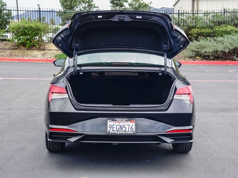 Used 2023 Hyundai Elantra SEL w/ Cargo Package image 31