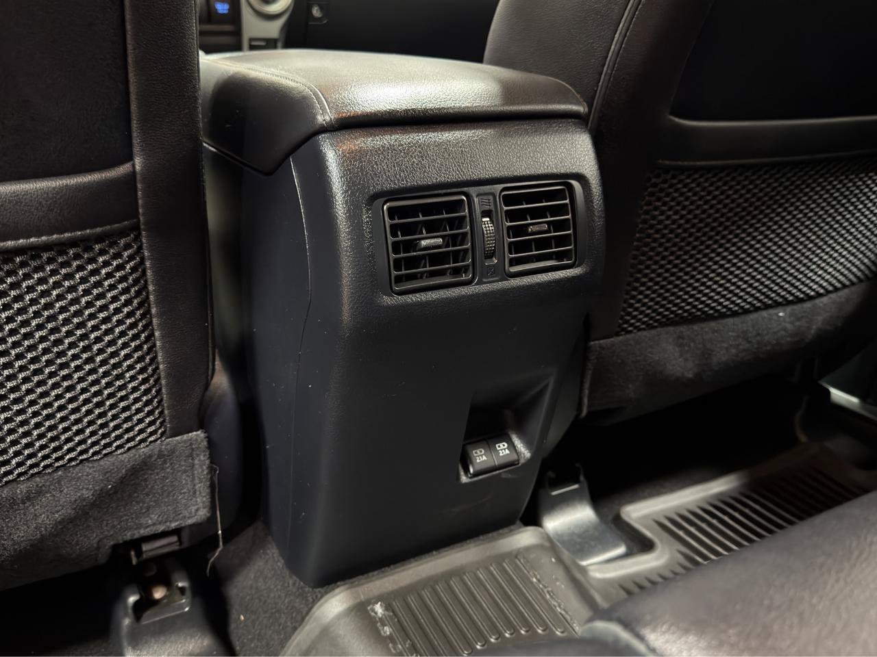 Used 2022 Toyota 4Runner SR5 Premium RWD image 28