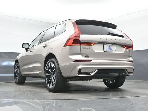 New 2026 Volvo XC60 B5 Plus w/ Protection Package Premier AWD/4WD image 43