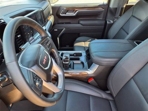 Used 2025 GMC Sierra 1500 Elevation w/ Elevation Premium Package image 16