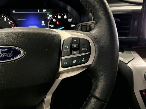 Certified 2022 Ford Explorer XLT w/ Equipment Group 202A image 18