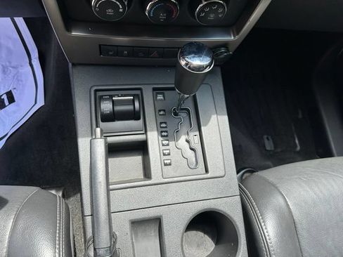 Used 2012 Jeep Liberty Sport AWD/4WD image 17