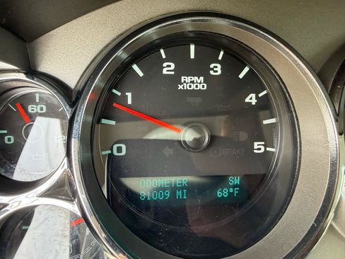Used 2013 Chevrolet Silverado 2500 LT AWD/4WD image 28