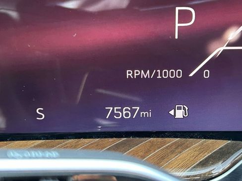 Used 2025 Cadillac Escalade ESV Sport Platinum w/ LPO, ONYX Package AWD/4WD image 31