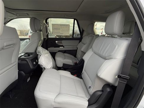 New 2026 Ford Expedition Platinum w/ Driver's Package image 13