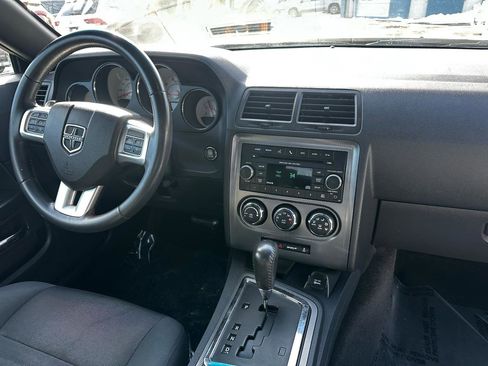 Used 2012 Dodge Challenger R/T image 10