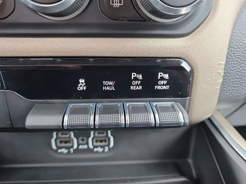 Used 2021 RAM 1500 Laramie AWD/4WD image 32