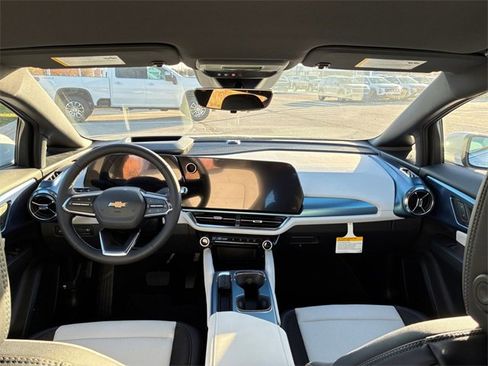 New 2026 Chevrolet Equinox EV LT w/ Convenience Package II image 19