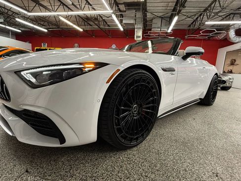 Used 2023 Mercedes-Benz SL 43 AMG image 3