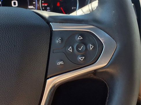 Used 2023 Chevrolet Traverse Premier FWD image 14