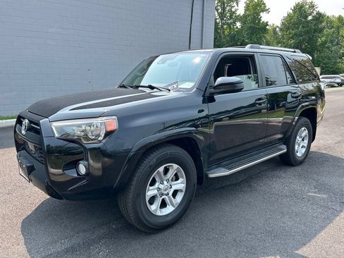 Used 2020 Toyota 4Runner SR5 RWD image 14