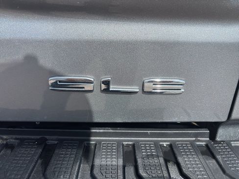 Used 2023 GMC Sierra 1500 SLE w/ Enhanced Capability Package AWD/4WD image 33