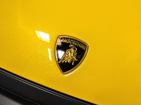 Used 2022 Lamborghini Huracan STO RWD image 18