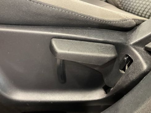 Used 2022 Ford Escape SE image 11