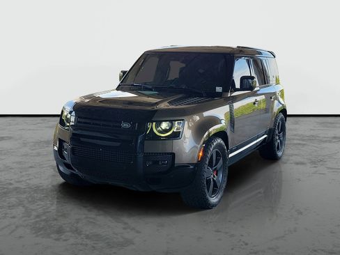 Used 2023 Land Rover Defender 110 X AWD/4WD image 4