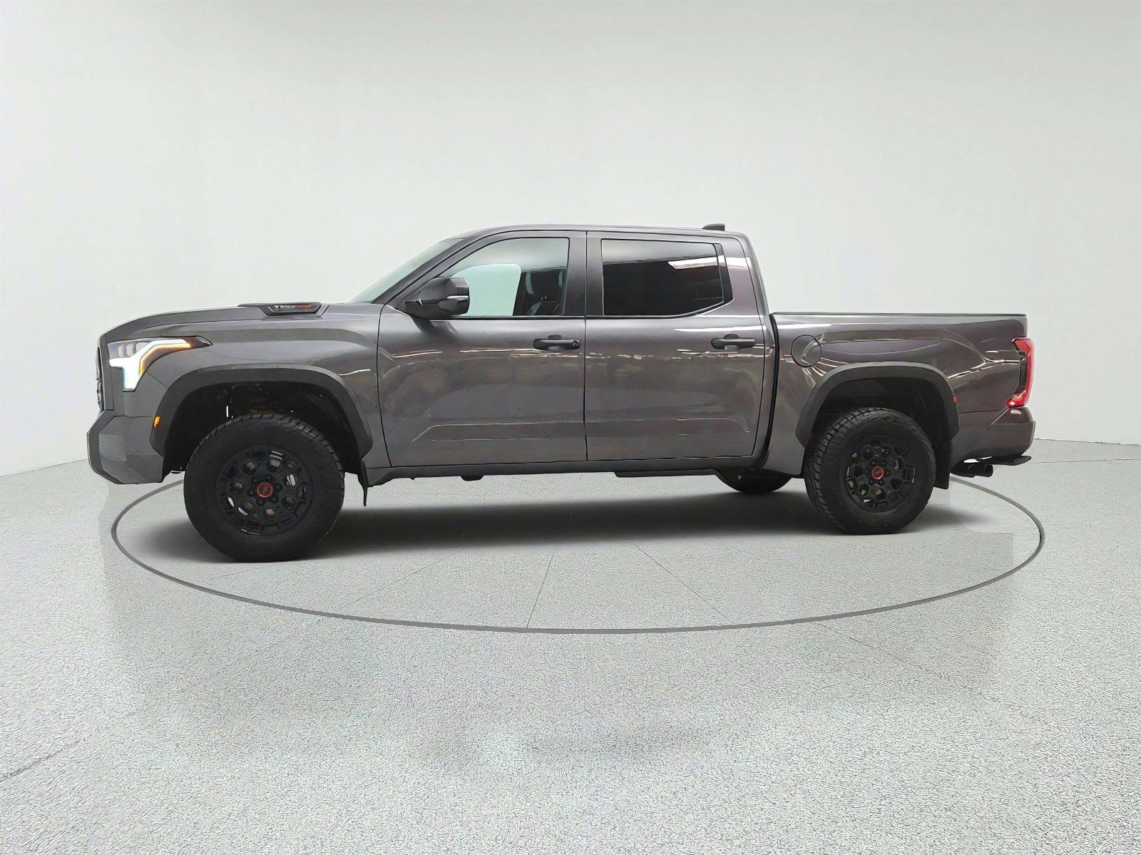 Used 2025 Toyota Tundra TRD Pro w/ Tow Tech Package AWD/4WD image 8