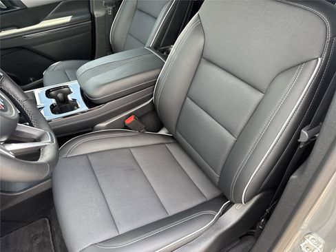 Used 2026 Buick Enclave Preferred FWD image 11