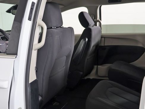 Used 2023 Chrysler Voyager LX FWD image 22