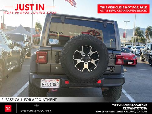 Used 2018 Jeep Wrangler Unlimited Rubicon AWD/4WD image 3