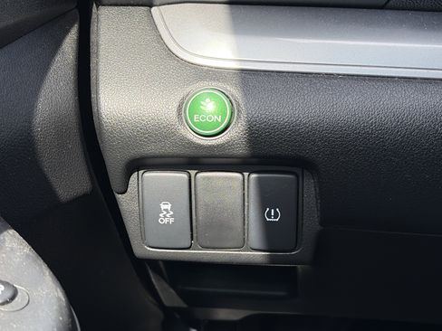 Used 2015 Honda CR-V LX image 28